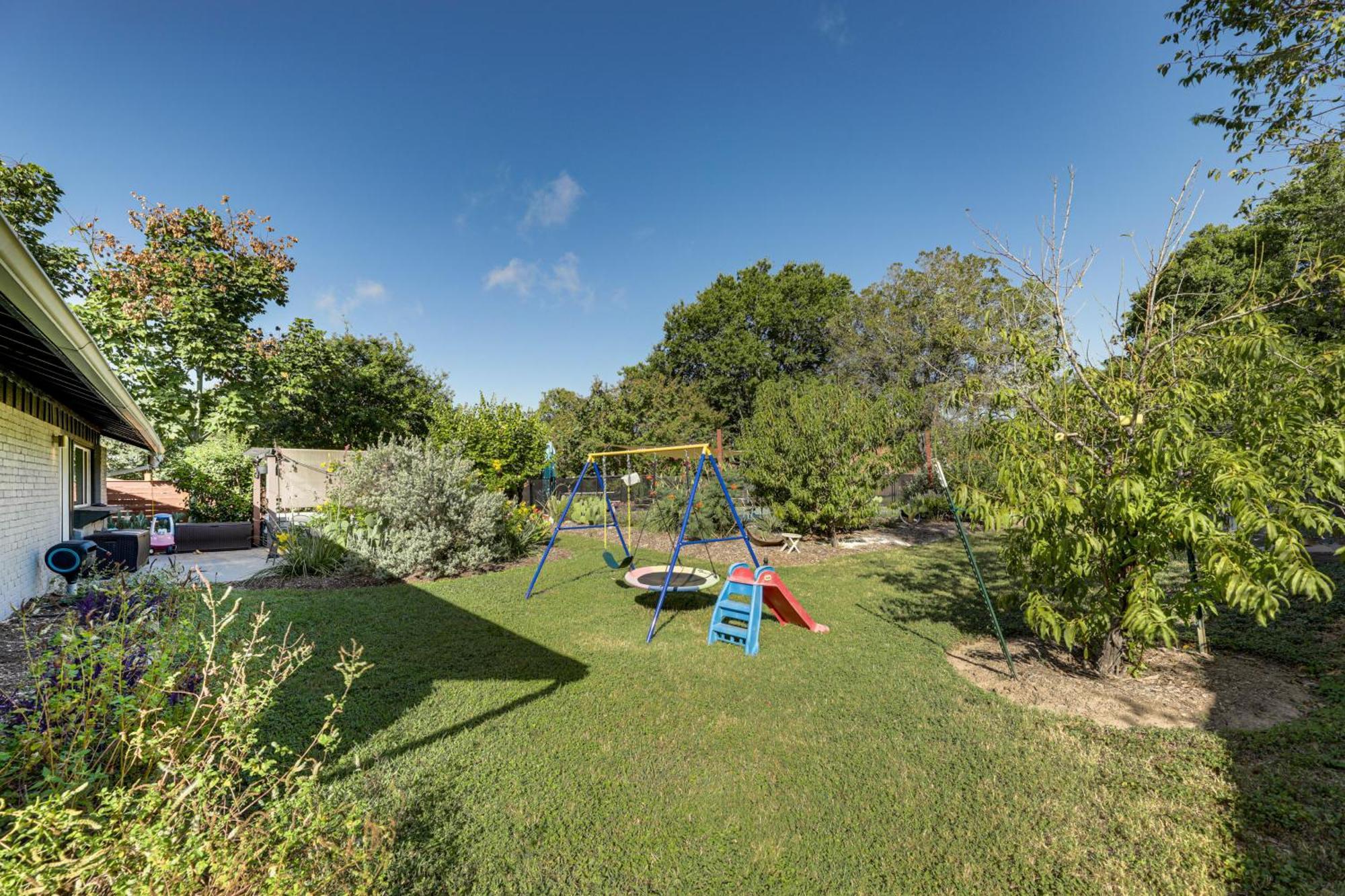 Modern Austin Home With Outdoor Pool And Fire Pit! Εξωτερικό φωτογραφία